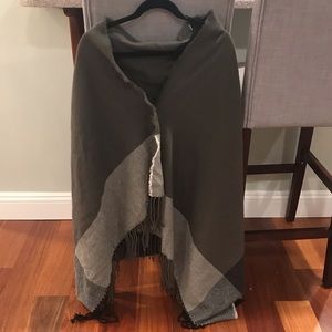 Blanket Shawl with buttons